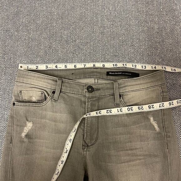 BLACK ORCHID - Distressed Grey Skinny Jeans - Picture 5 of 6